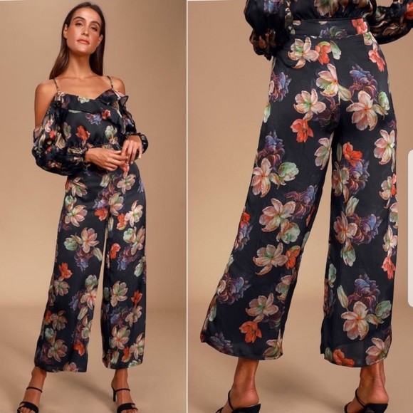 Lulus Pants - 🆕️ LULU'S Aliyah Wide Leg Floral Pant